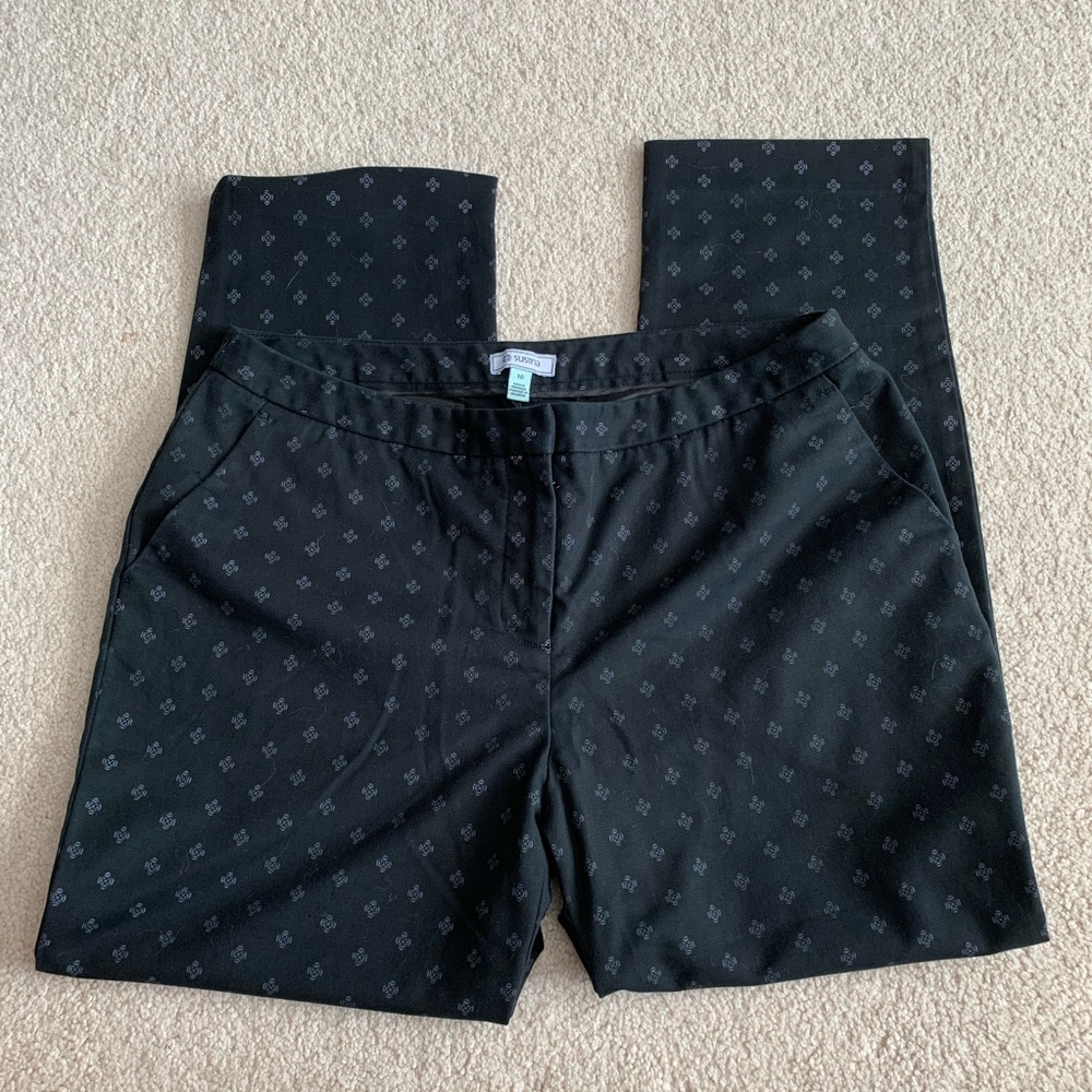 Susina Capris Black Patterned Pants With Pockets